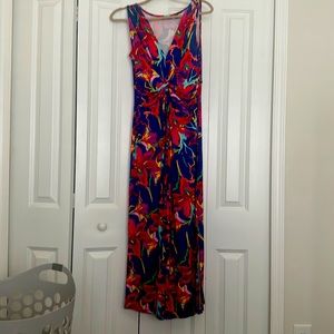 Maxi sleeveless dress.